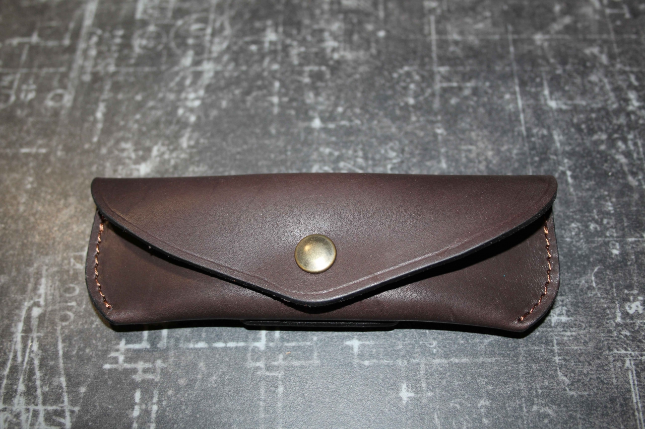 Etui cuir Locau travers 12 cm