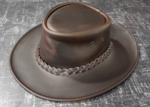 CHAPEAU CUIR